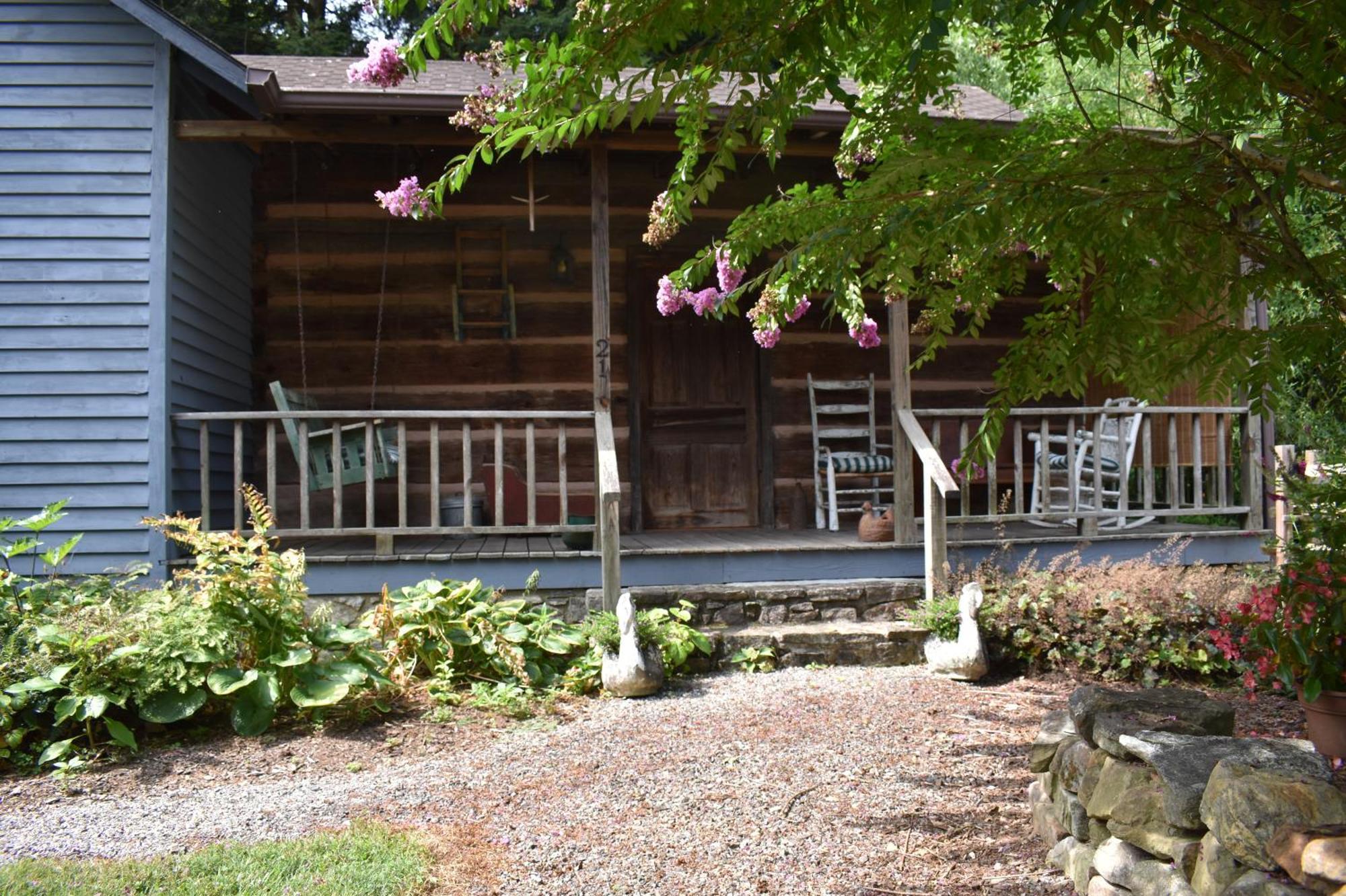 Restored1850S Log Cabin, With Gazebo And Gardens! 1 Mile To Downtown Weaverville Buitenkant foto